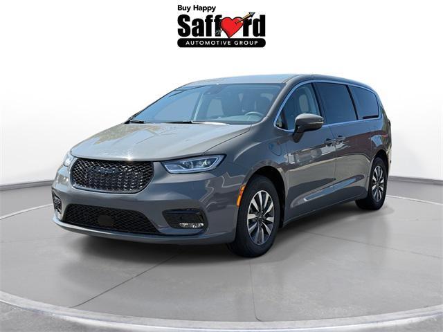 used 2023 Chrysler Pacifica Hybrid car, priced at $24,201