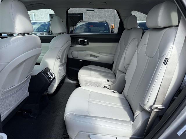 new 2026 Kia Sorento Hybrid car, priced at $39,751