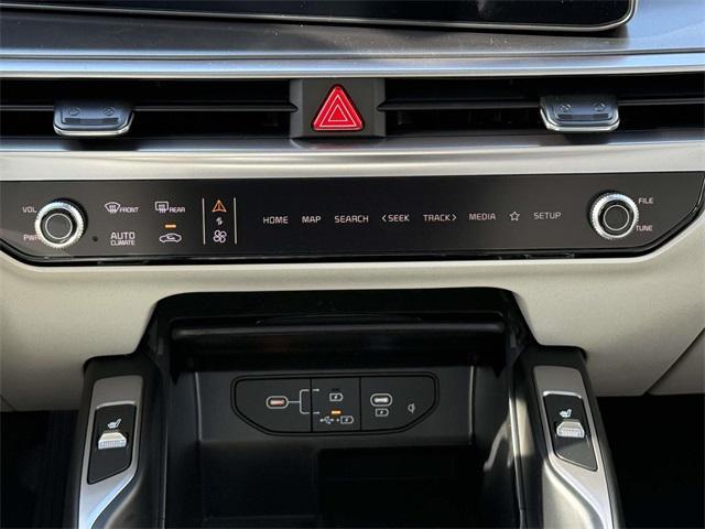 new 2026 Kia Sorento Hybrid car, priced at $39,751