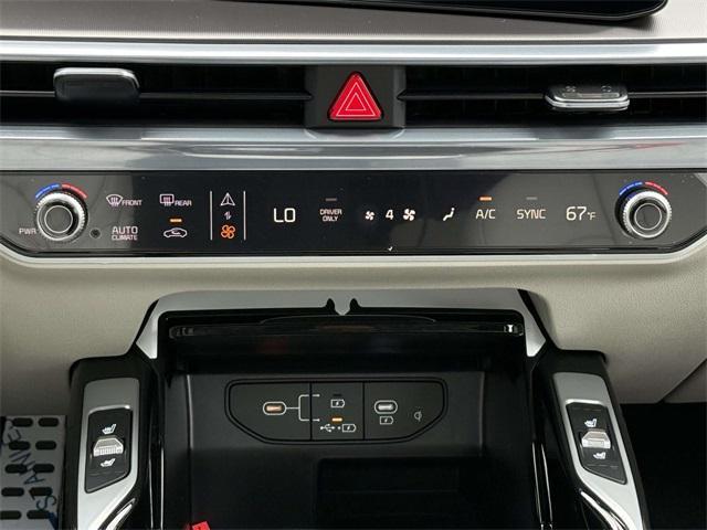 new 2025 Kia Sorento Hybrid car, priced at $44,100