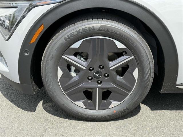 new 2025 Kia EV6 car, priced at $47,140
