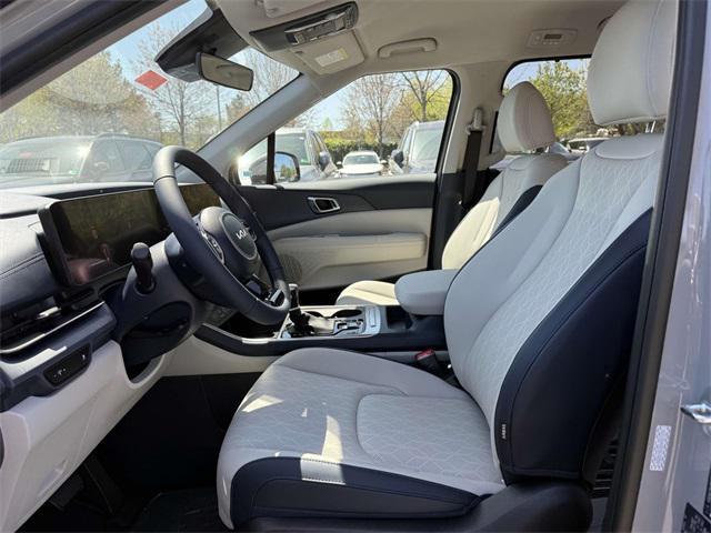 new 2025 Kia Carnival car, priced at $40,900