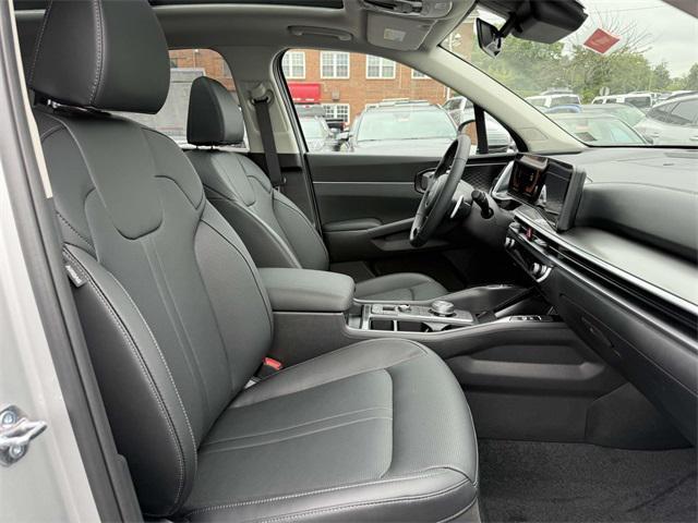 new 2025 Kia Sorento Hybrid car, priced at $41,435