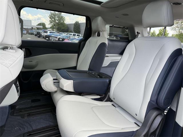 new 2026 Kia Carnival Hybrid car, priced at $46,771