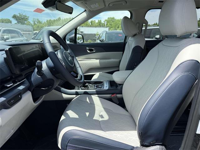 new 2025 Kia Carnival car, priced at $39,765