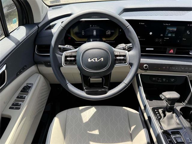new 2025 Kia Carnival car, priced at $39,765