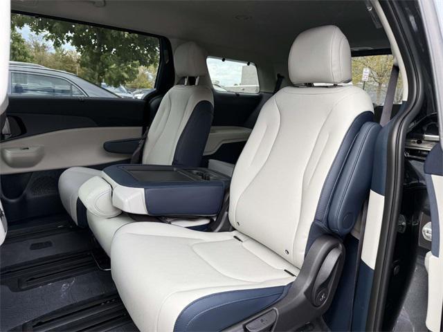 new 2026 Kia Carnival Hybrid car, priced at $41,722