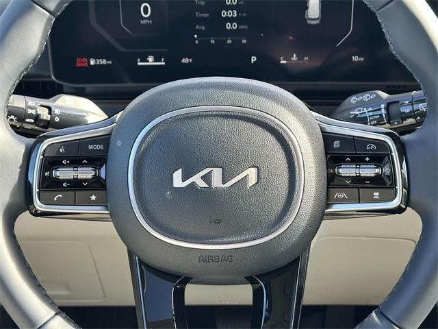 new 2025 Kia Carnival car, priced at $43,917