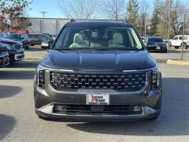 new 2025 Kia Carnival car, priced at $43,917