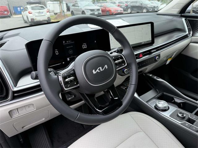 new 2025 Kia Sorento Hybrid car, priced at $40,105