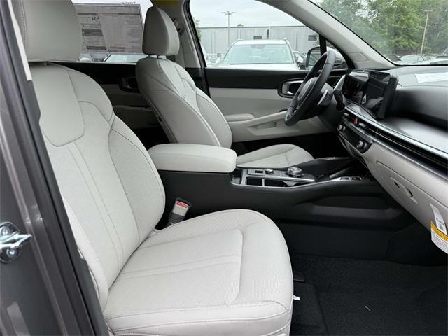 new 2025 Kia Sorento Hybrid car, priced at $40,105