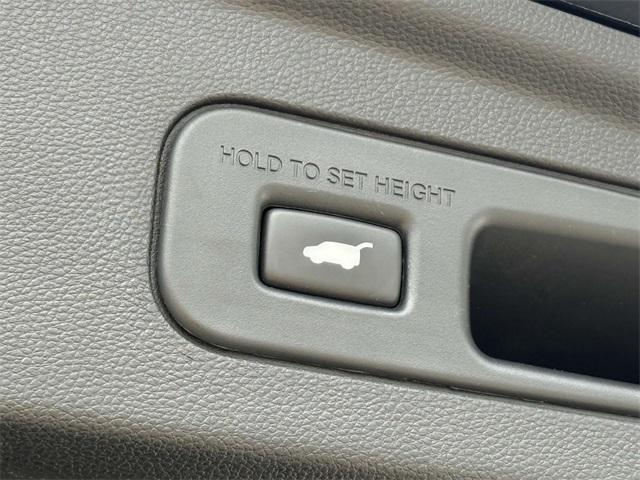 used 2022 Acura MDX car, priced at $34,904