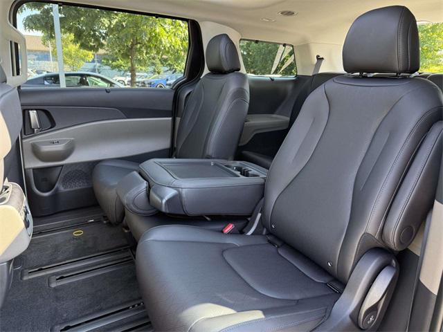 new 2026 Kia Carnival Hybrid car, priced at $47,274