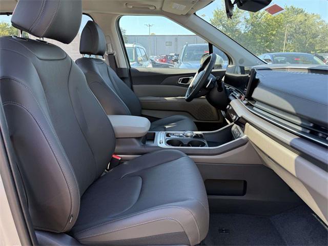 new 2026 Kia Carnival Hybrid car, priced at $47,274