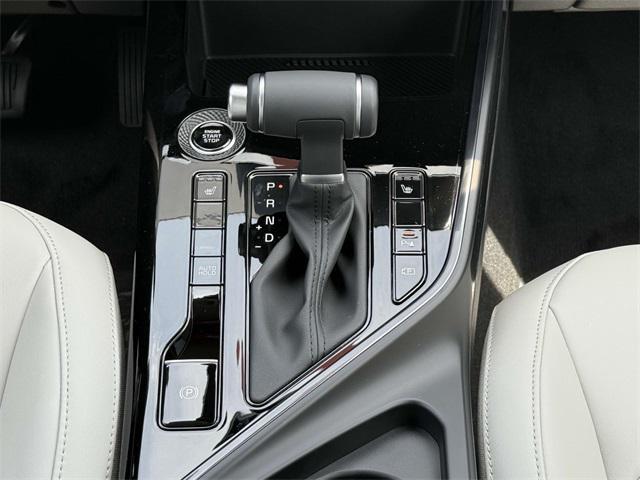 new 2025 Kia Niro car, priced at $29,870