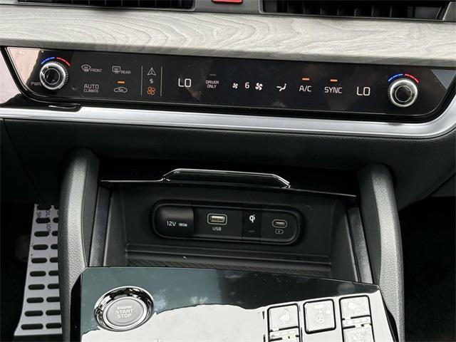 new 2025 Kia Sportage car, priced at $43,432