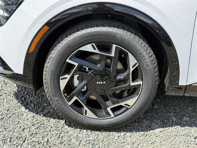 new 2025 Kia Sportage car, priced at $35,205