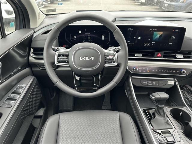 new 2025 Kia Carnival car, priced at $50,562