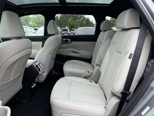 new 2025 Kia Sorento Hybrid car, priced at $44,100