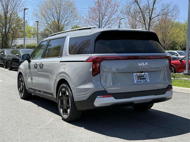 new 2025 Kia Carnival car, priced at $40,900