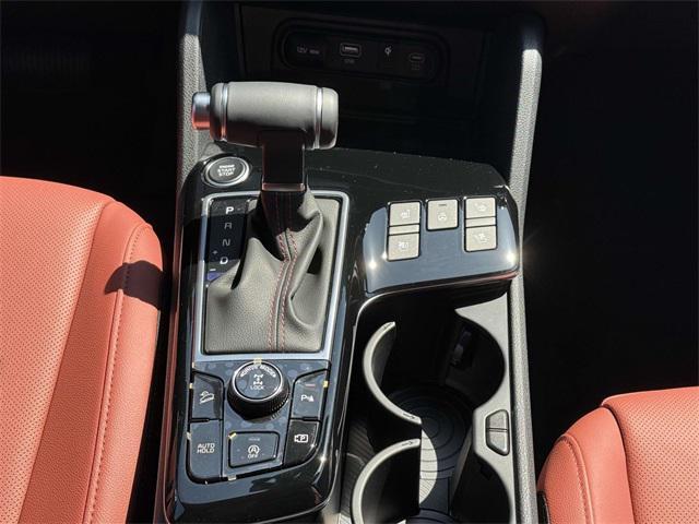new 2025 Kia Sportage car, priced at $38,002