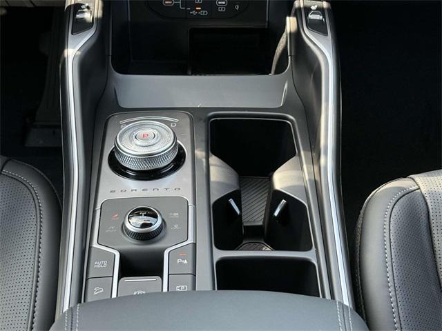 new 2025 Kia Sorento Hybrid car, priced at $40,105