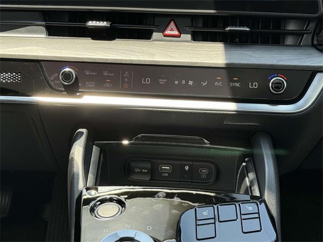 new 2025 Kia Sportage car, priced at $39,553