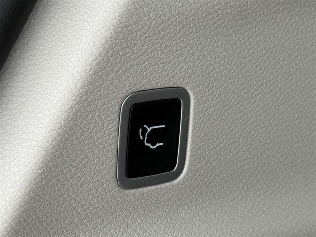 used 2023 Chrysler Pacifica car, priced at $23,151