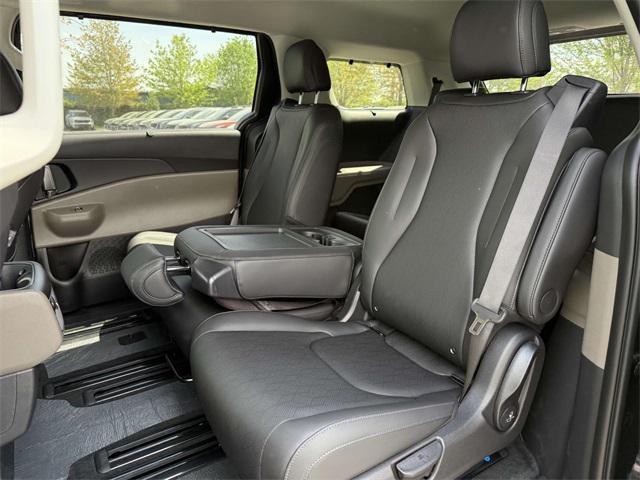 new 2025 Kia Carnival car, priced at $41,040