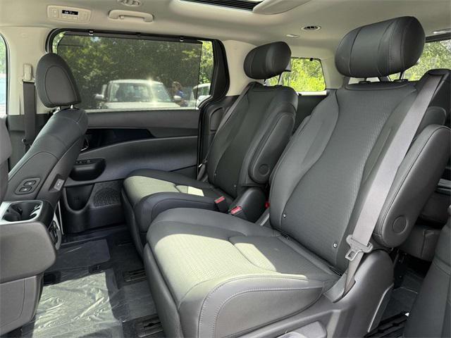 new 2026 Kia Carnival Hybrid car, priced at $52,574