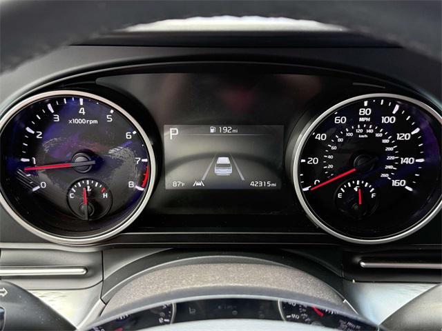 used 2023 Kia Carnival car, priced at $30,151