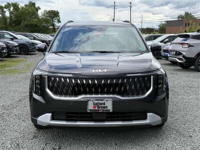 new 2025 Kia Carnival car, priced at $39,700
