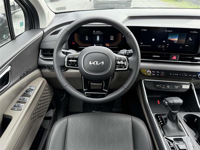 new 2025 Kia Carnival car, priced at $39,700