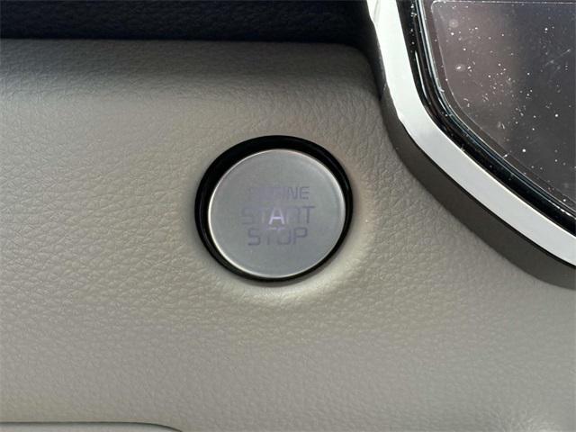 new 2025 Kia Carnival car, priced at $40,900