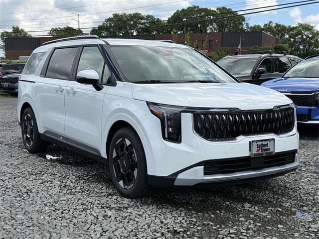 new 2025 Kia Carnival car, priced at $40,900
