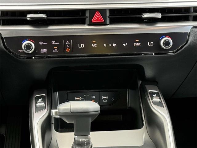 new 2025 Kia Sorento car, priced at $34,292