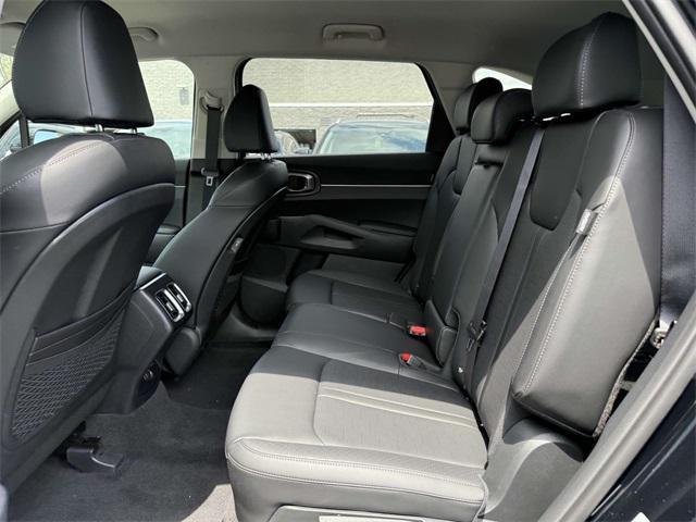 new 2025 Kia Sorento car, priced at $34,292