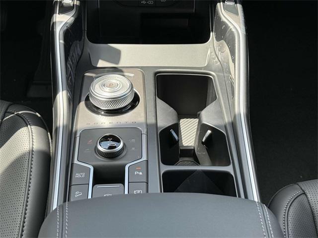 new 2025 Kia Sorento Hybrid car, priced at $40,105