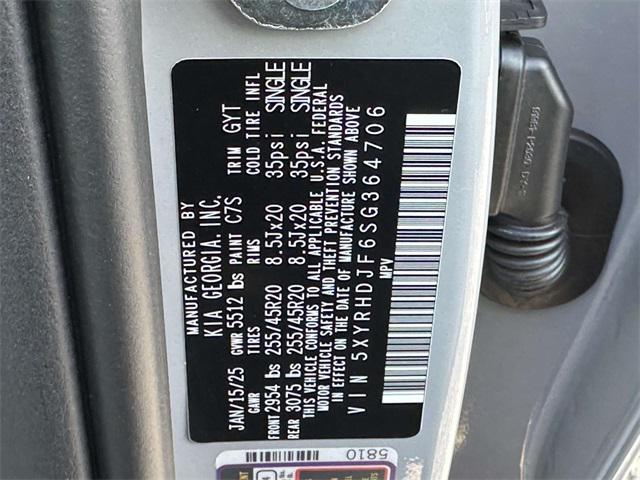new 2025 Kia Sorento car, priced at $39,994