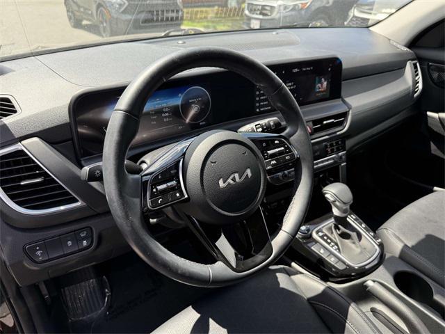 used 2025 Kia Seltos car, priced at $25,650