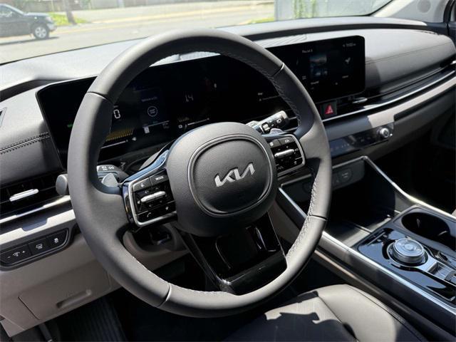 new 2026 Kia Carnival Hybrid car, priced at $43,070