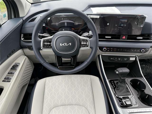 new 2025 Kia Carnival car, priced at $40,260