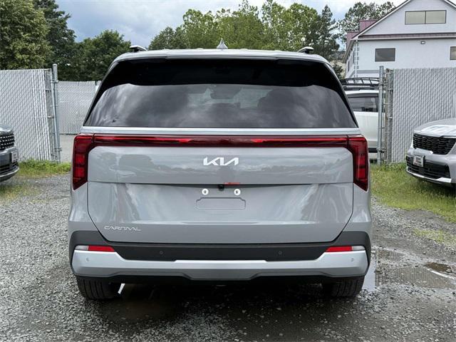 new 2025 Kia Carnival car, priced at $40,260