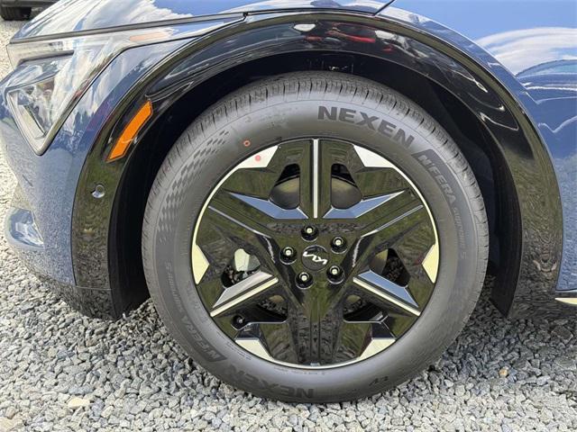 new 2025 Kia EV6 car, priced at $47,850