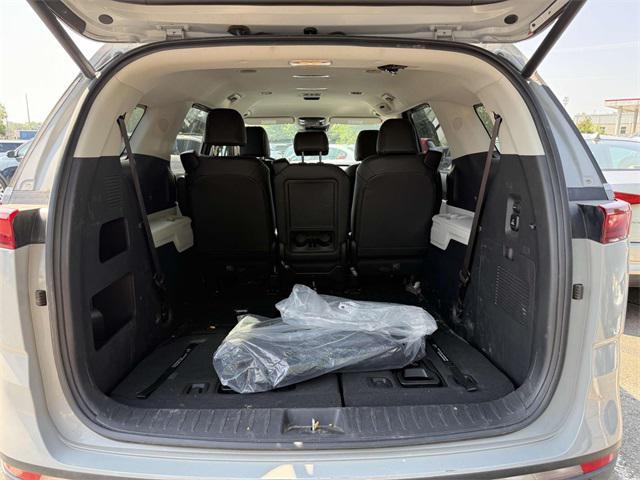 used 2024 Kia Carnival car