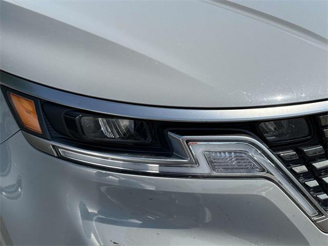 used 2024 Kia Carnival car