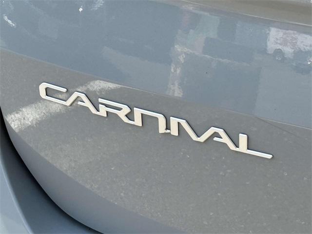 used 2024 Kia Carnival car