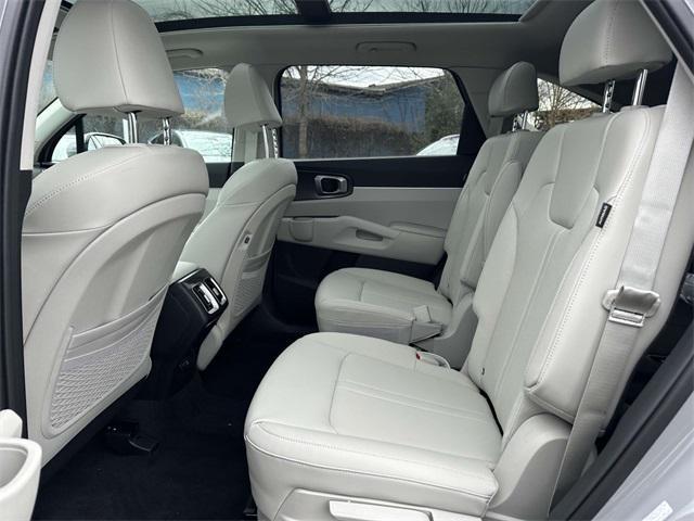 new 2025 Kia Sorento car, priced at $41,218