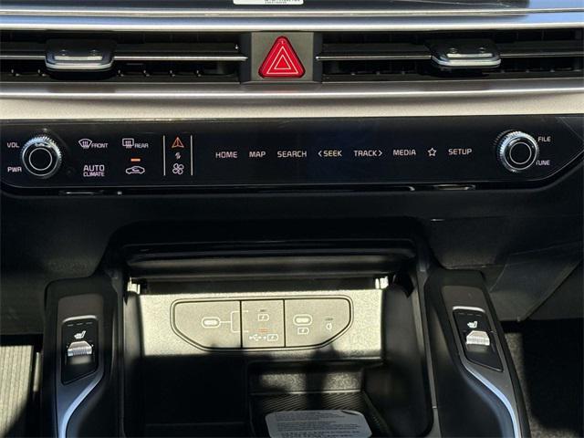 new 2026 Kia Sorento Hybrid car, priced at $42,975