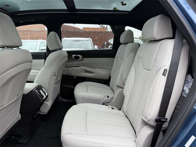 new 2025 Kia Sorento Hybrid car, priced at $44,100